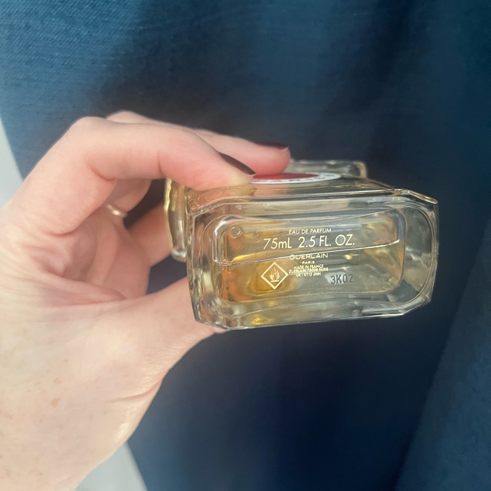 Guerlain Samsara Fragrance with Gold and Red Accents - Picture 5 of 5